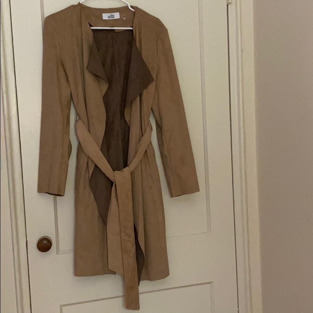New Badgley Mischka Long camel coat with belt